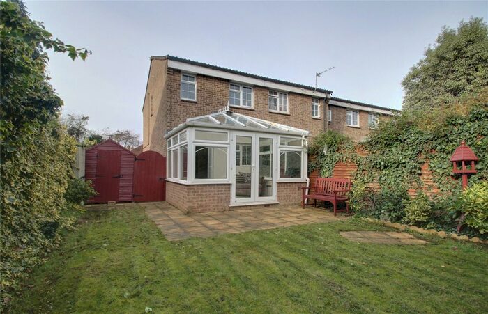 2 Bedroom End Of Terrace House To Rent In Hazelbank Road, Chertsey, Surrey, KT16