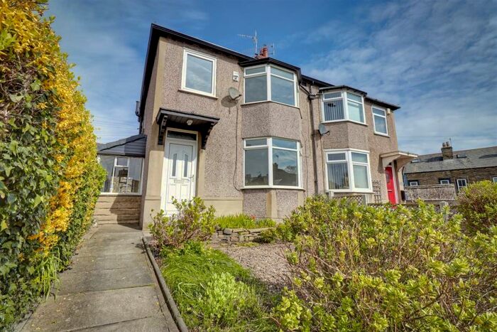 3 Bedroom Semi-Detached House To Rent In Albion Road, Bradford, BD10