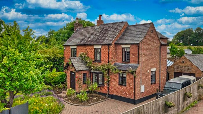 3 Bedroom Cottage To Rent In Stock Lane, Whaddon, MK17