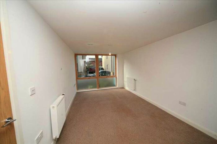 2 Bedroom Apartment To Rent In Ruskin Close, Taunton, TA1