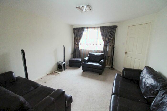 3 Bedroom Semi-Detached House To Rent In Warren Grove, Thornton-Cleveleys, FY5