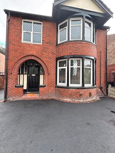 6 Bedroom Semi-Detached House To Rent In Wellington Road, Fallowfield, Manchester, M14