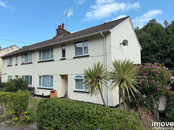 2 Bedroom Flat For Sale In Queensway, Torquay, TQ2