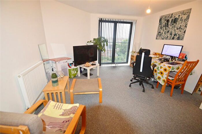 1 Bedroom Apartment To Rent In Willow Court, Meadfield Road, Slough, SL3