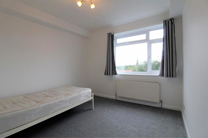 2 Bedroom Apartment To Rent In Blackbird Hill, London, NW9