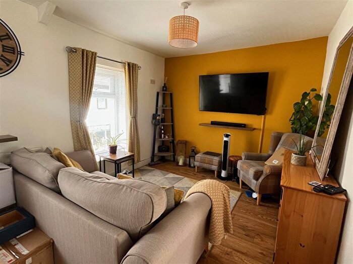 1 Bedroom Flat To Rent In Clive Street, Caerphilly, CF83