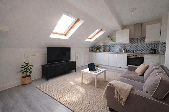 2 Bedroom Flat To Rent In East End Road, East Finchley, N2