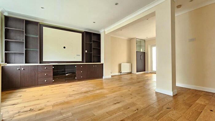 3 Bedroom House To Rent In Winifred Road, Dartford, DA1