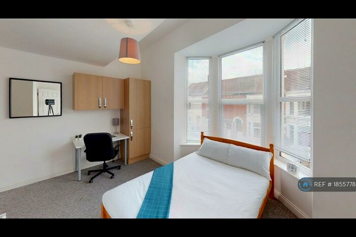 6 Bedroom Terraced House To Rent In Margate Road, Southsea, PO5