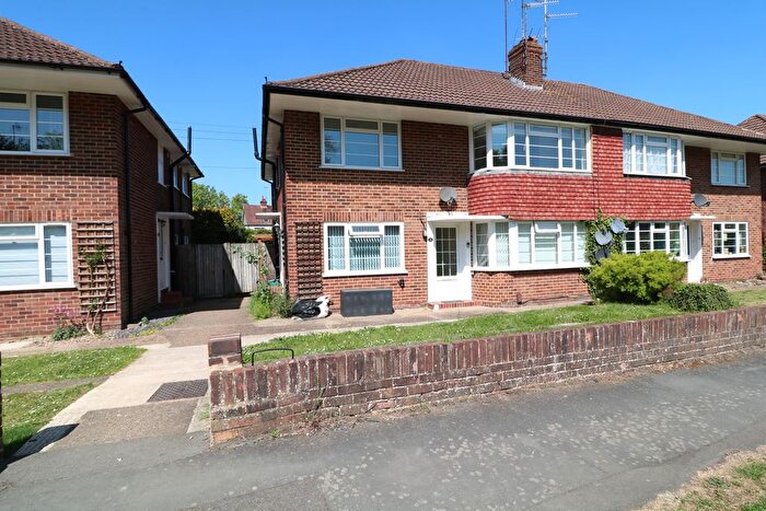 2 Bedroom Flat To Rent In Swan Mill Gardens, Dorking, RH4