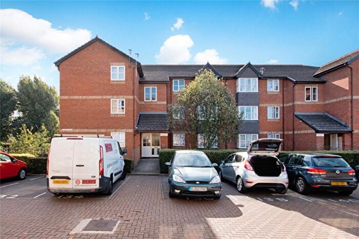 1 Bedroom Apartment To Rent In Stubbs Drive, London, SE16