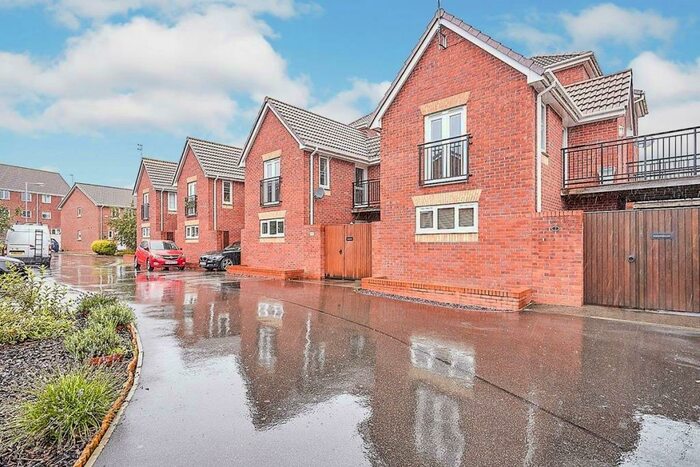 1 Bedroom Semi-Detached House To Rent In Ladybower Way, Kingswood, Hull, East Yorkshire, HU7