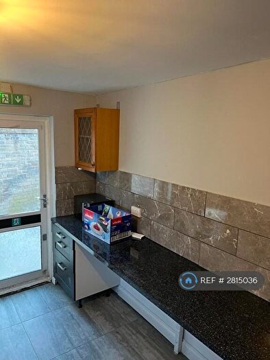 5 Bedroom End Of Terrace House To Rent In Deerswood Avenue, Hatfield, AL10