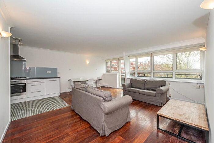 2 Bedroom Flat To Rent In Goulden House, Bullen Street, Battersea, London, SW11