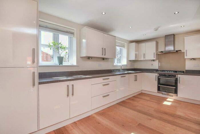 4 Bedroom Semi-Detached House To Rent In Newbury, Berkshire, RG14