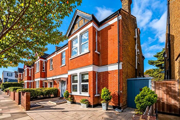 5 Bedroom Semi-Detached House For Sale In Aldermary Road, Bromley, BR1