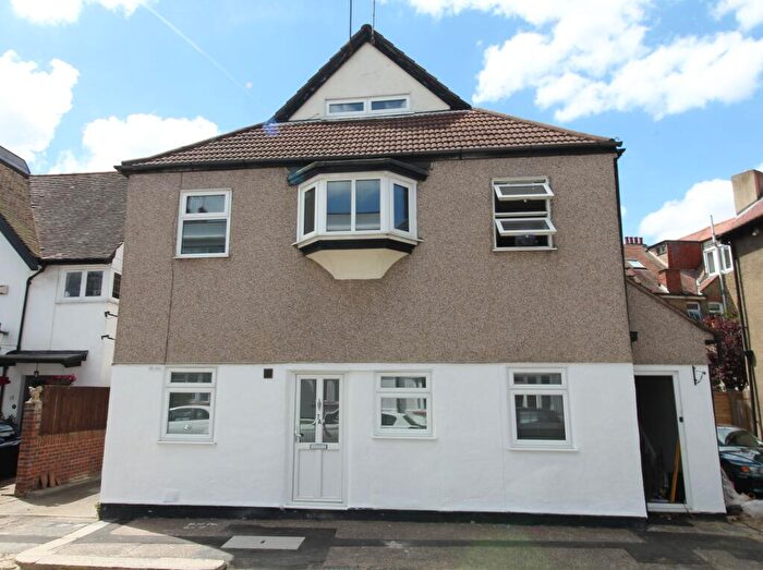 2 Bedroom Flat For Sale In Nelson Drive, Leigh-on-Sea, SS9