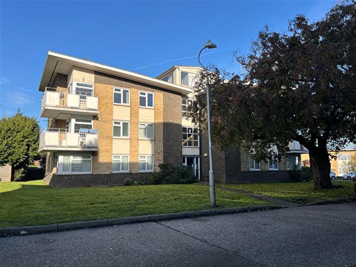 2 Bedroom Flat For Sale In Freemens Way, Deal, CT14