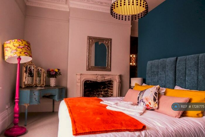 2 Bedroom Flat To Rent In Alfred Road, Brighton, BN1