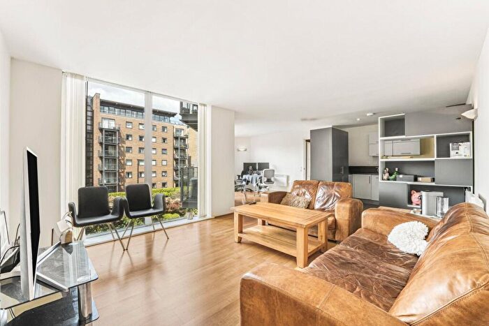 2 Bedroom Apartment To Rent In Narrow Street, London, E14