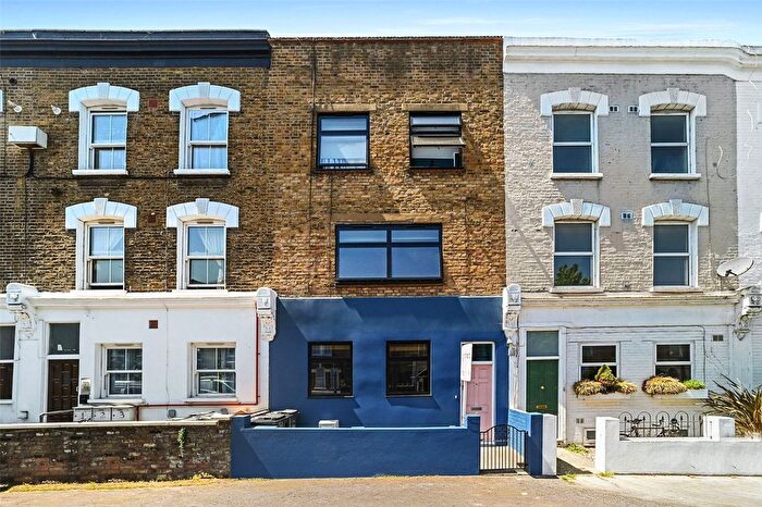 2 Bedroom Flat For Sale In Chatsworth Road, Hackney, London, E5