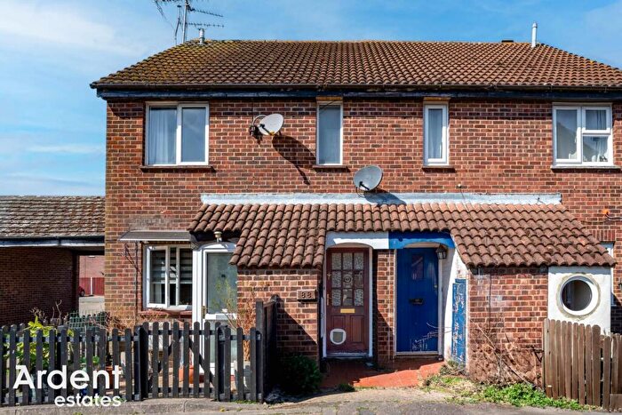 1 Bedroom Maisonette For Sale In Wagtail Drive, Heybridge, CM9