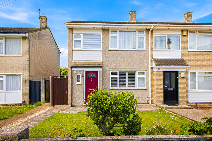 3 Bedroom End Of Terrace House For Sale In Yale Way, Hornchurch, RM12