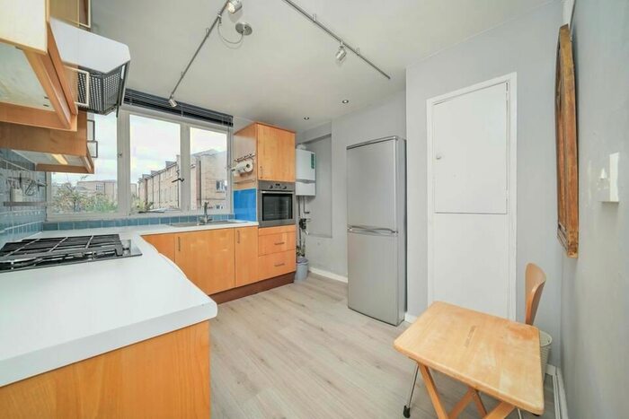 2 Bedroom Flat To Rent In Lomas Street, London, E1