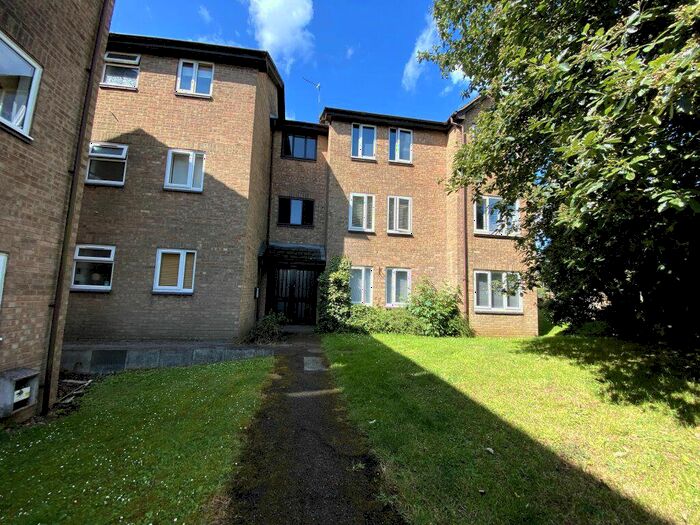 2 Bedroom Flat To Rent In Tunwell Lane, Corby, NN17