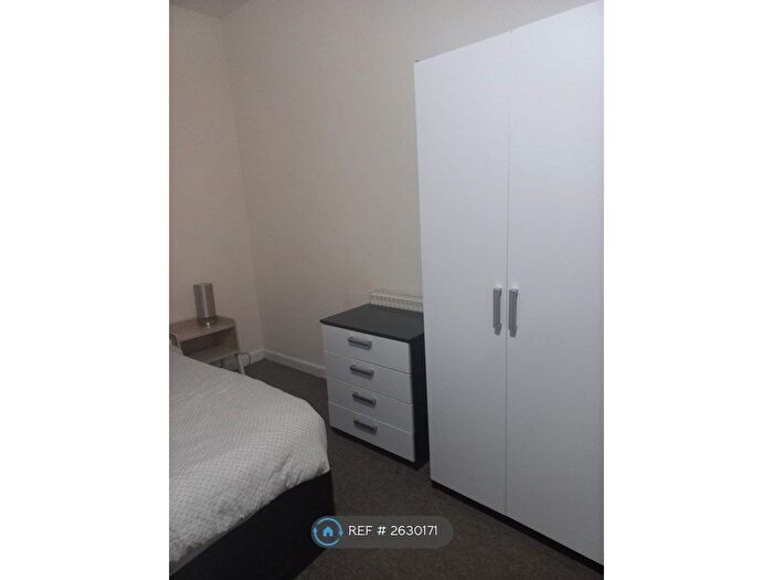 1 Bedroom Flat To Rent In Colwick Road, Nottingham, NG2