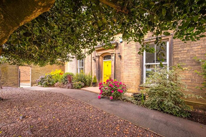 6 Bedroom Detached House For Sale In New Hey Road, Brighouse, HD6