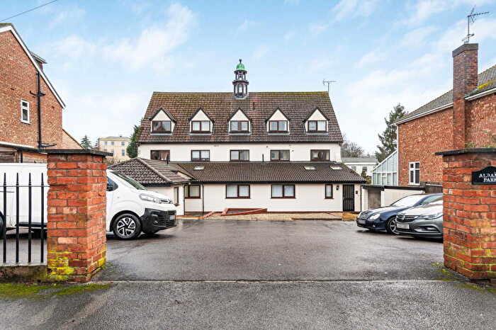 2 Bedroom Flat For Sale In Albany Road, Cheltenham, GL50