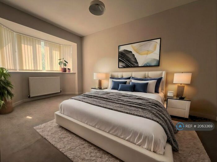 4 Bedroom Semi-Detached House To Rent In Colston Street, Soundwell, Bristol, BS16