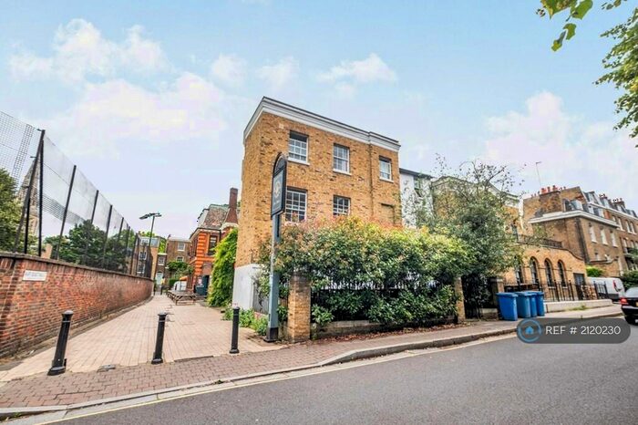 3 Bedroom Flat To Rent In Grove Lane, London, SE5