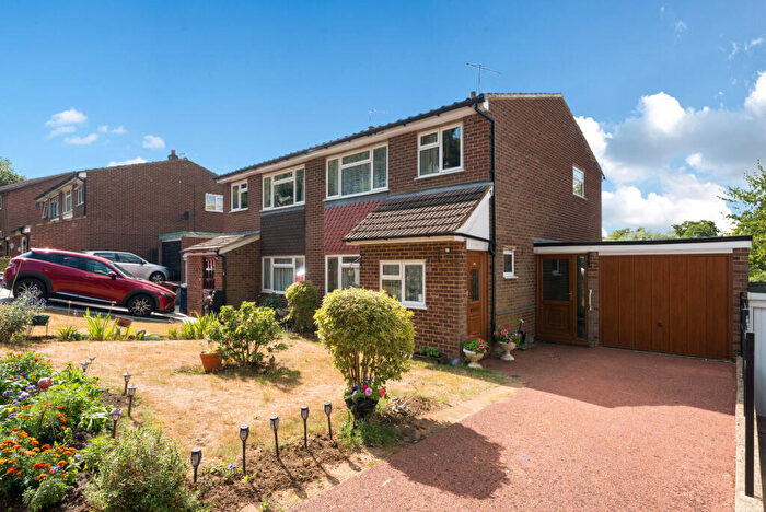 3 Bedroom Semi-Detached House For Sale In South Hill, Godalming, GU7