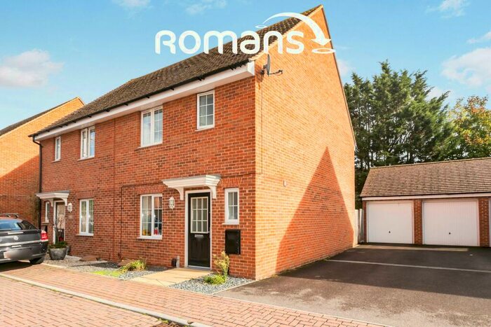 3 Bedroom Semi-Detached House To Rent In School Drive, Woodley, RG5