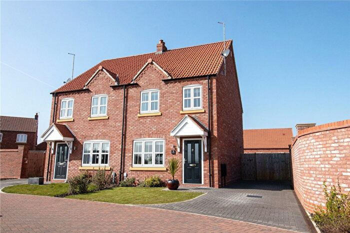 3 Bedroom Semi-Detached House For Sale In Karsten Avenue, Gainsborough, DN21