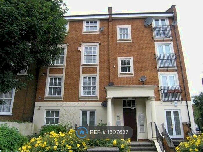 2 Bedroom Flat To Rent In Moriatry Close, London, N7
