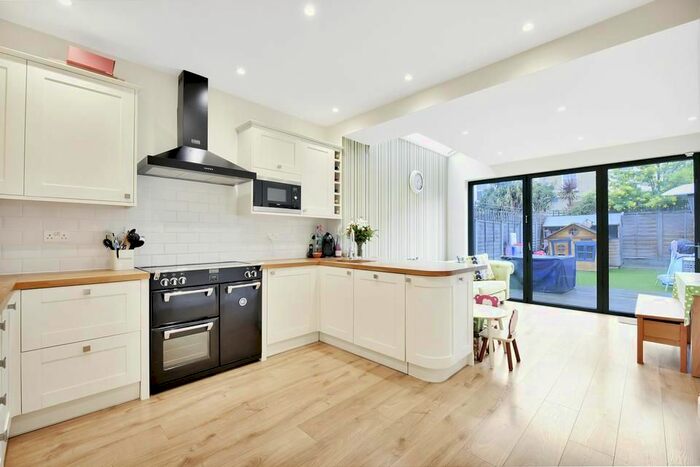 4 Bedroom Terraced House To Rent In Totterdown Street, London, SW17