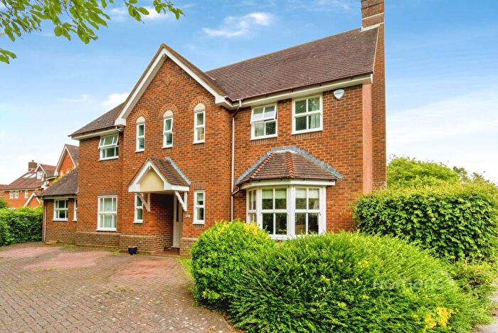 4 Bedroom Detached House To Rent In Sarum Close, Winchester, Hampshire, SO22