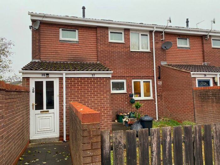 2 Bedroom Maisonette To Rent In Forge Close, Pendeford, Wolverhampton WV8