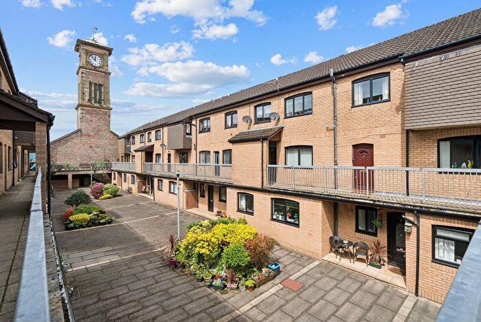 2 Bedroom Flat For Sale In Flat Tower Place, East Clyde Street, Helensburgh, G84