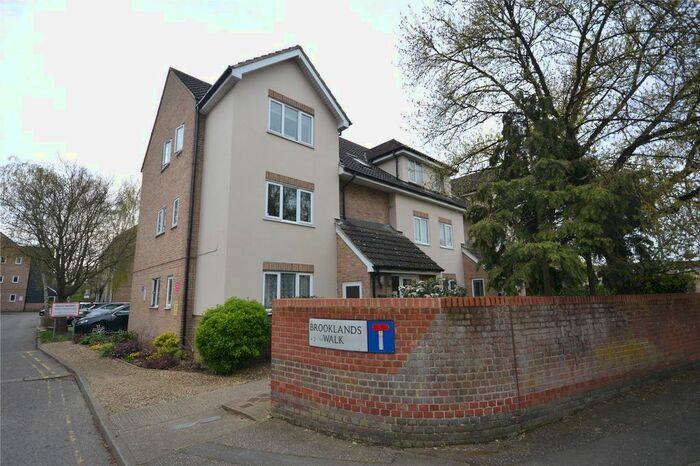 2 Bedroom Flat To Rent In Brooklands Walk, Chelmsford, CM2