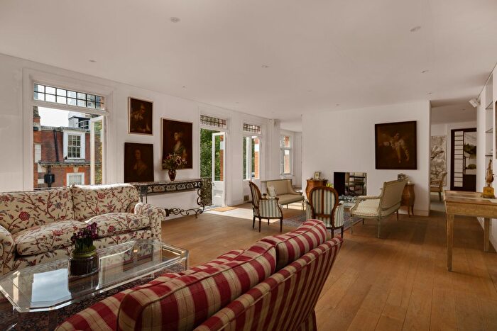 4 Bedroom Flat For Sale In Draycott Avenue, Chelsea, London, SW3