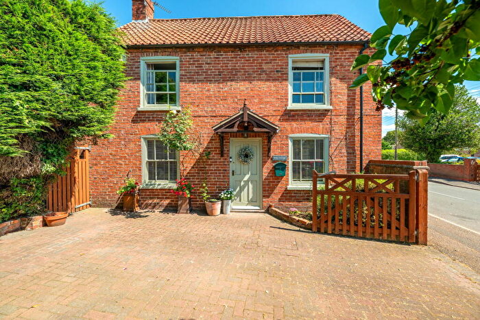 3 Bedroom Detached House For Sale In High Street, Eagle, Lincoln, LN6