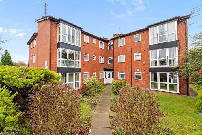 1 Bedroom Flat For Sale In Heaton Court, Prestwich, M25