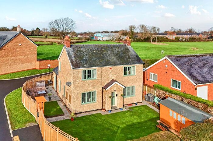 3 Bedroom Detached House For Sale In Ellesmere Lane, Penley., LL13