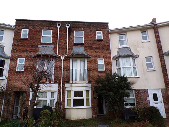 6 Bedroom Town House To Rent In Burgoyne Road, Southsea, PO5