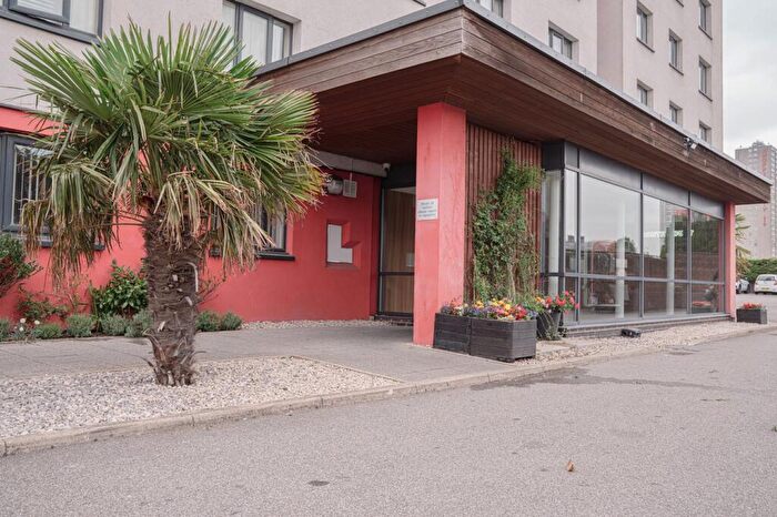 2 Bedroom Apartment To Rent In Bronte Court, Rosehill Close, Salford, M6