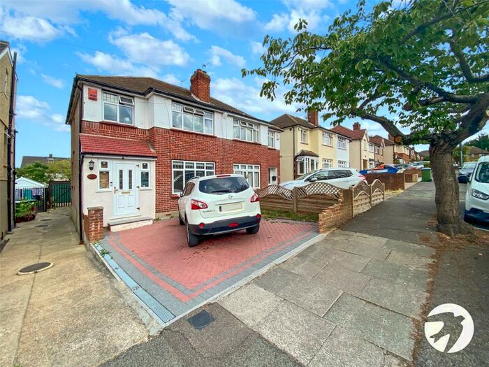 3 Bedroom Semi-Detached House To Rent In Blenheim Drive, Welling, DA16